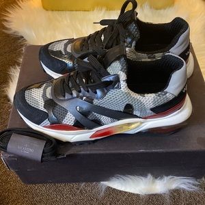Valentino Garavani mens sneakers